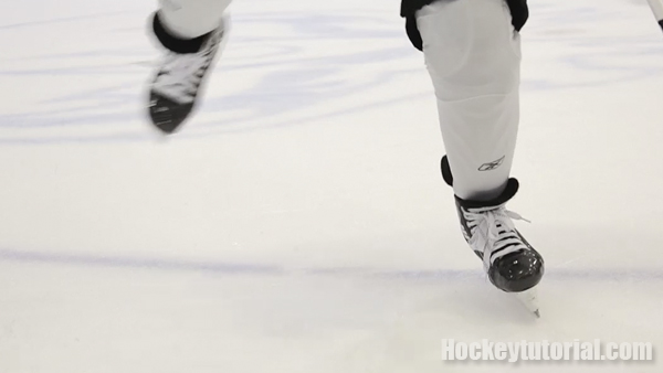 How-to-skate-faster-in-ice-hockey-video-tutorial-hockeytutorial-4